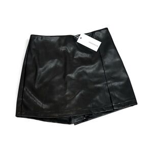 Annie West Black Faux Leather Mini Skort Size Large NWT